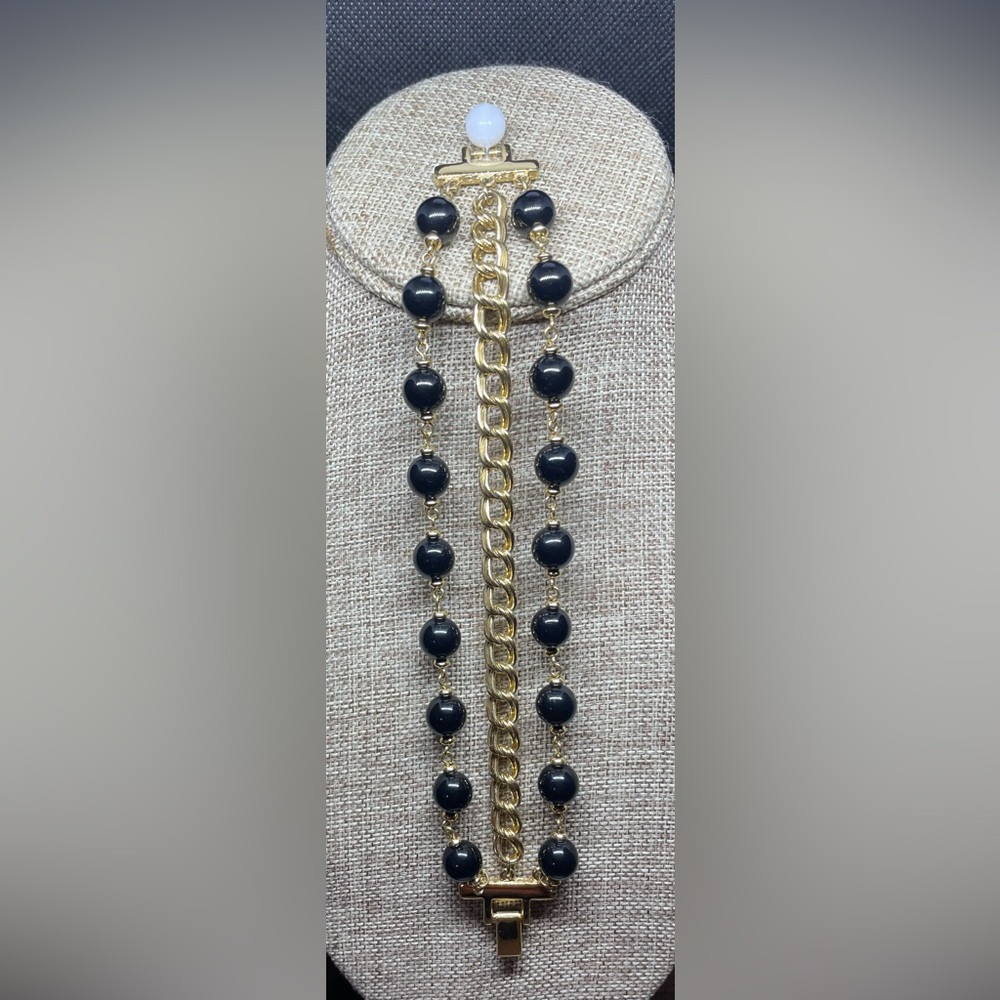 Elegant Napier Gold Tone and Black Beaded Bracelet (8”length)